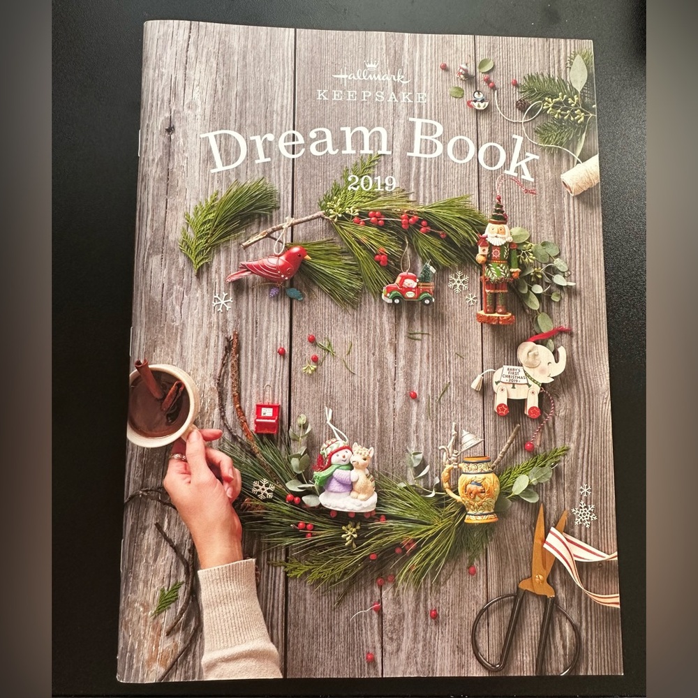 Hallmark Keepsake Dream Book 2019 with Festive Green and Red Accents